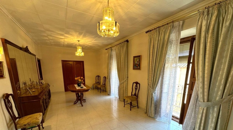 Ciudad Real - Valdepeñas - 262m2
