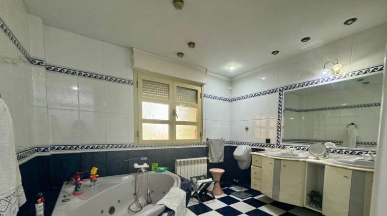 Ciudad Real - Valdepeñas - 680m2