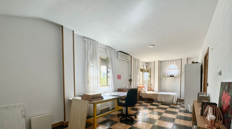 Ciudad Real - Valdepeñas - 680m2