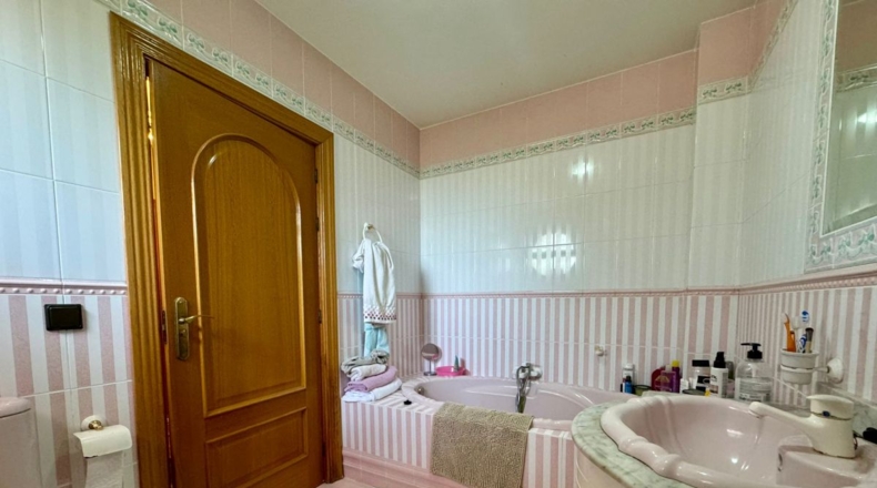 Ciudad Real - Valdepeñas - 680m2