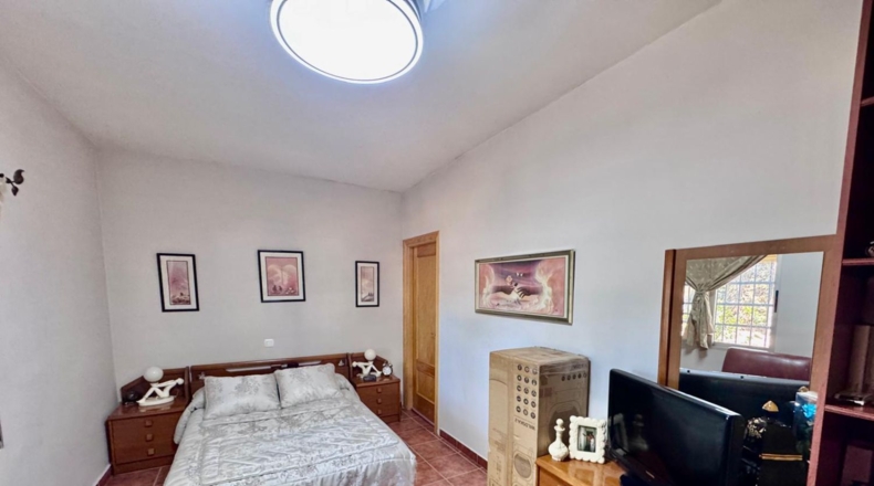 Ciudad Real - Valdepeñas - 8000m2