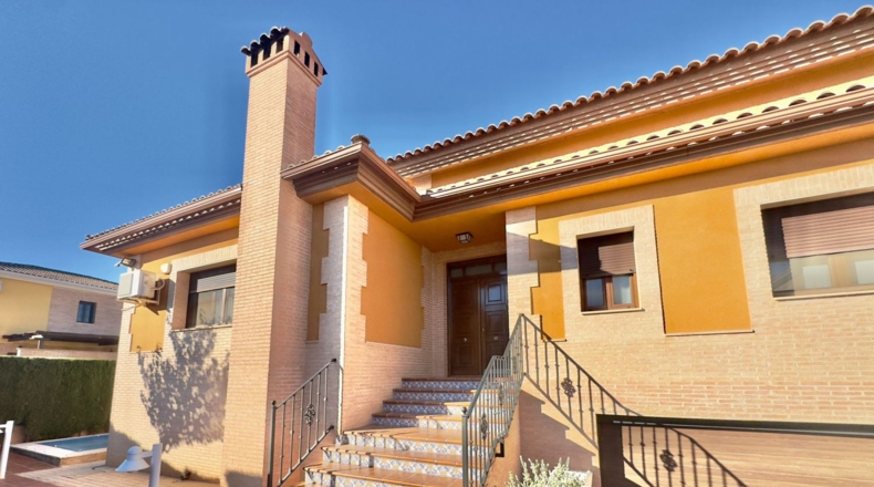 Ciudad Real - Valdepeñas - 502m2