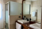 Chalet independiente con terreno en venta en Valdepeñas ref: TR361254 foto