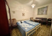 Chalet independiente con terreno en venta en Valdepeñas ref: TR363606 foto