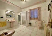 Chalet independiente con terreno en venta en Valdepeñas ref: TR363606 foto