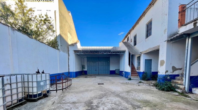 Ciudad Real - Valdepeñas - 680m2