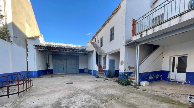 Ciudad Real - Valdepeñas - 680m2