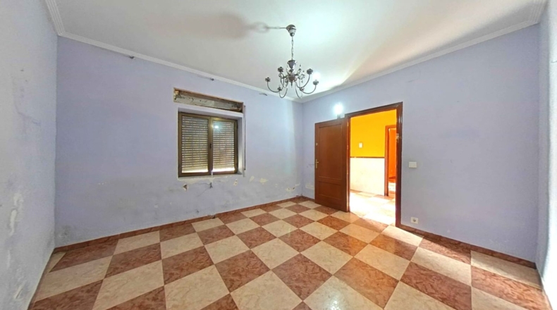 Ciudad Real - Valdepeñas - 198m2