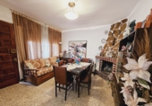 Отдельно стоящий дом с участком на продажу в городе Calafell. Фото
