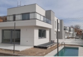Chalet adosado con terreno en venta en Torrelodones ref: TR233976 foto