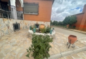 Chalet independiente con terreno en venta en la España, Mora, ref: TR252306 foto