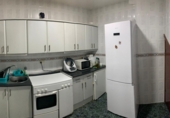 Отдельно стоящий дом с участком на продажу в городе Хаэн. Фото