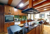 Chalet independiente con terreno en venta en Elche ref: TR348596 foto