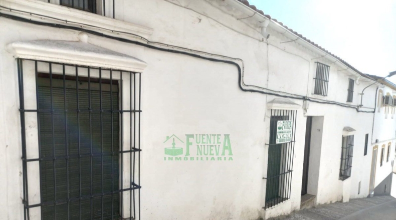 Badajoz - Fuentes de León - 584m2
