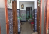 Дом с участком на продажу в городе Fuentes de León. Фото