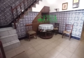 Дом с участком на продажу в городе Fuentes de León. Фото