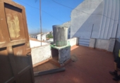 Дом с участком на продажу в городе Fuentes de León. Фото