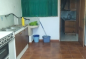Дом с участком на продажу в городе Mahora. Фото
