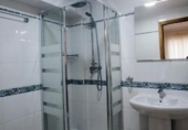 Участок с постройкой на продажу в городе Torremolinos. Фото