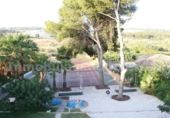 Вилла с участком на продажу в городе Torremolinos. Фото