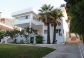 Вилла с участком на продажу в городе Torremolinos. Фото