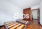 Chalet independiente con terreno en venta en Escoriaza ref: TR207088 foto