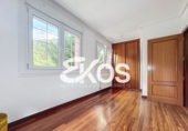 Chalet independiente con terreno en venta en Escoriaza ref: TR207088 foto