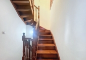 Chalet independiente con terreno en venta en Escoriaza ref: TR207088 foto
