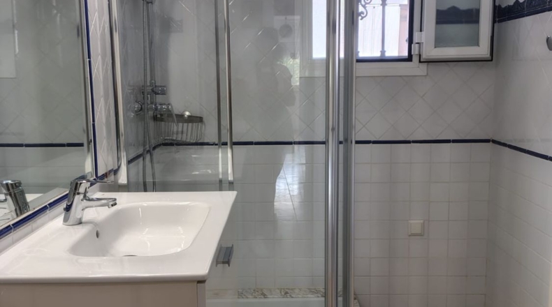 Alicante - Alfaz del Pi - 1080m2