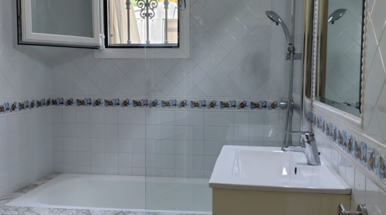 Alicante - Alfaz del Pi - 1080m2