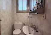 Отдельно стоящий дом с участком на продажу в городе La Nucia. Фото