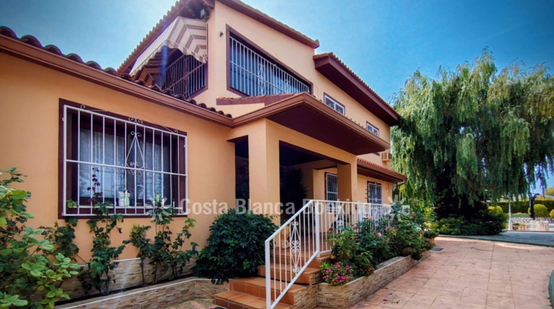 Alicante - Альфаз-дель-Пи - 1880m2