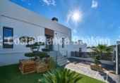 Xalet independent amb terreny en venda a Finestrat ref.: TR252346 foto