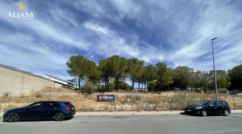 Jaén - Torredonjimeno - 727m2