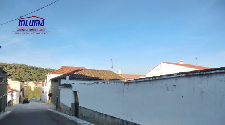 Badajoz - Valle de Santa Ana - 472m2