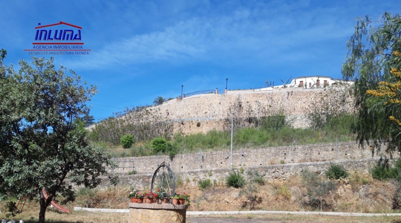 Badajoz - Jerez de los Caballeros - 6000m2