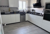 Chalet independiente con terreno en venta en la España, Dos Hermanas, ref: TR257661 foto