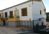 Xalet independent amb terreny en venda a la España, Puente Genil, ref.: TR42319 foto
