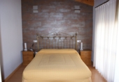 Chalet adosado con terreno en venta en la España, Paracuellos de Jiloca, ref: TR208731 foto