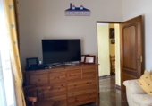 Отдельно стоящий дом с участком на продажу в городе El Rubio. Фото