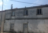 Дом с участком на продажу в городе Сантьяго-де-Компостела. Фото