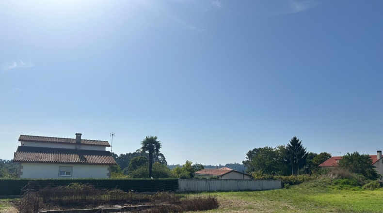 La Coruña - O Outeiro - 1800m2
