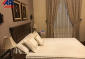 Отдельно стоящий дом с участком на продажу в городе Линарес. Фото