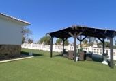 Chalet adosado con terreno en venta en Matalascañas ref: TR262503 foto