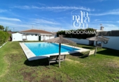 Chalet adosado con terreno en venta en Matalascañas ref: TR306530 foto