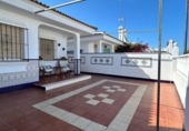 Chalet adosado con terreno en venta en Matalascañas ref: TR306530 foto