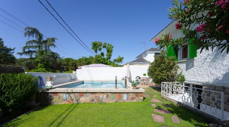 Community of Madrid - Colmenar Viejo - 370m2