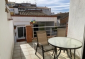 Дом с участком на продажу в городе Vilafranca del Penedès. Фото
