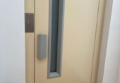Дом с участком на продажу в городе Vilafranca del Penedès. Фото