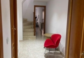 Дом с участком на продажу в городе Vilafranca del Penedès. Фото